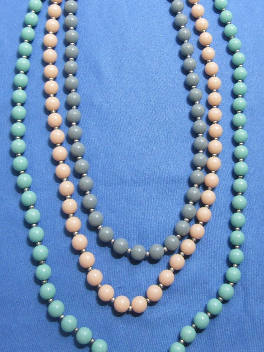Vtg PREMIER DESIGNS 3-Strand Necklace pink-gray-aqua 19 inches NIP